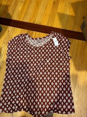 LOFT Maroon & White Short-Sleeve Printed Tee